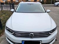Gebraucht VW Passat Comfortline 190 PS (139 kW) 2018 Weiß Kombi