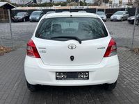 Gebraucht Toyota Yaris Basis 69 PS (50 kW) 2010 Weiß Kleinwagen