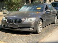 Gebraucht BMW 740 313 PS (230 kW) 2013 Braun Limousine