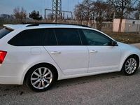 Gebraucht Skoda Octavia RS 184 PS (135 kW) 2016 Weiß Kleinwagen