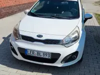 Gebraucht Kia Rio Edition 7 86 PS (63 kW) 2013 Weiß Limousine