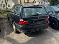 Gebraucht BMW 320 170 PS (125 kW) 2002 Blau Kombi