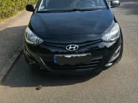 Gebraucht Hyundai i20 84 PS (61 kW) 2013 Schwarz Kleinwagen