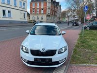 Gebraucht Skoda Octavia 110 PS (80 kW) 2015 Weiß Kleinwagen