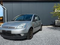 Usata Ford Fiesta 70 CV (51 kW) 2003 Argento Utilitaria