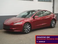 Gebraucht Tesla Model 3 Standard Range 208 kW (283 PS) 2024 Rot Limousine