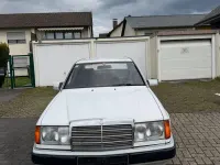 Gebraucht Mercedes E230 130 PS (95 kW) 1991 Weiß Limousine