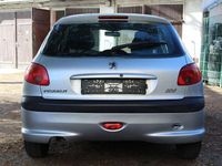 Gebraucht Peugeot 206 60 PS (44 kW) 2004 Silber Limousine