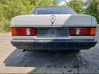 Gebraucht Mercedes 190 122 PS (89 kW) 1984 Silber Limousine