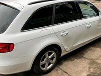 Gebraucht Audi A4 150 PS (110 kW) 2015 Weiß Kombi