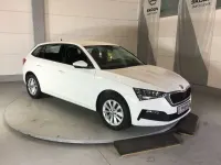 Gebraucht Skoda Scala Ambition 110 PS (80 kW) 2023 Weiß Kleinwagen
