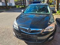 Second-hand Opel Astra 140 CP (102 kW) 2012 Negru Berlinǎ