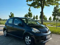 Gebraucht Toyota Aygo 68 PS (50 kW) 2013 Schwarz Kleinwagen