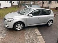 Gebraucht Kia Ceed 125 PS (91 kW) 2011 Grau Kleinwagen