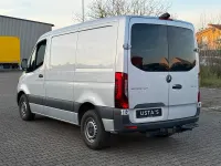 Gebraucht Mercedes Sprinter 163 PS (119 kW) 2021 Silber Van