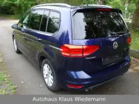 Gebraucht VW Touran Comfortline 150 PS (110 kW) 2016 Blau Van / Kleinbus