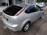 Gebraucht Ford Focus Style 101 PS (74 kW) 2010 Polarsilber metallic (metallic) Kleinwagen