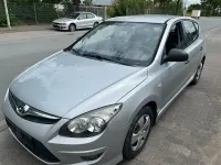 Gebraucht Hyundai i30 108 PS (79 kW) 2010 Grau Limousine