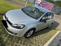 Gebraucht VW Golf VI 105 PS (77 kW) 2012 Silber Kleinwagen
