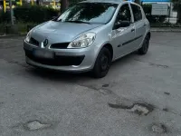 Używany Renault Clio II 75 KM (55 kW) 2007 Srebrny Hatchback