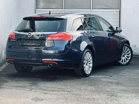 Gebraucht Opel Insignia 194 PS (142 kW) 2013 Blau Kombi
