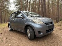 Gebraucht Daihatsu Sirion 90 PS (66 kW) 2009 Silber Kleinwagen