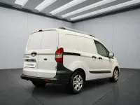Gebraucht Ford Transit 101 PS (74 kW) 2023 Weiß Limousine