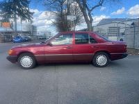 Gebraucht Mercedes E200 118 PS (86 kW) 1991 Rot Limousine