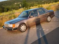Gebraucht Mercedes E260 160 PS (117 kW) 1990 Braun Limousine