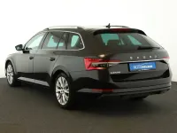 Gebraucht Skoda Superb Style 150 PS (110 kW) 2023 Black magic perleffekt Kombi