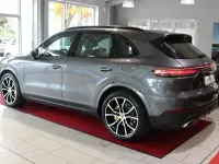 Gebraucht Porsche Cayenne 462 PS (339 kW) 2021 Grau SUV