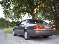 Usata Mercedes E400 286 CV (210 kW) 1992 Viola Berlina