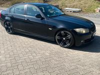Gebraucht BMW 320 177 PS (130 kW) 2009 Schwarz Limousine