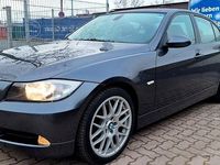 Gebraucht BMW 318 129 PS (94 kW) 2007 Grau Limousine