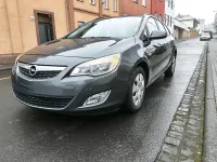 Gebraucht Opel Astra 125 PS (91 kW) 2012 Grau Kombi