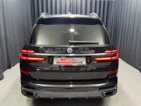 Gebraucht BMW X7 M Sport 352 PS (258 kW) 2023 Schwarz SUV