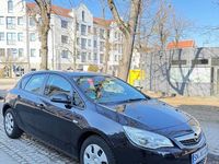 Gebraucht Opel Astra 116 PS (85 kW) 2011 Schwarz Kleinwagen