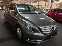 Gebraucht Mercedes B180 109 PS (80 kW) 2014 Grau Van / Kleinbus