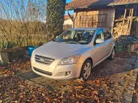 Używany Kia Ceed 122 KM (89 kW) 2007 Srebrny Hatchback