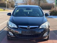 Gebraucht Opel Astra Design Edition 140 PS (102 kW) 2012 Schwarz Limousine