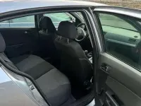 Używany Opel Astra 90 KM (66 kW) 2006 Niebieski Hatchback