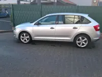 Gebraucht Skoda Rapid Ambition 90 PS (66 kW) 2015 Silber Kleinwagen