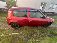 Gebraucht Renault Clio II 75 PS (55 kW) 2002 Rot Kleinwagen