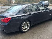 Gebraucht BMW 750 Shadowline 408 PS (300 kW) 2010 Schwarz Limousine