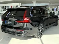 Neu Volvo V60 Plus 310 PS (228 kW) 2026 Schwarz Kombi