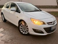 Gebraucht Opel Astra 130 PS (95 kW) 2013 Weiß Limousine