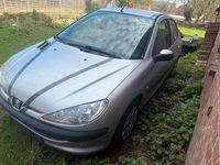 Gebraucht Peugeot 206 88 PS (64 kW) 2004 Silber Kleinwagen
