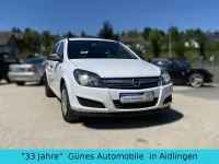 Używany Opel Astra Selection 116 KM (85 kW) 2010 Biały Sedan/Limuzyna