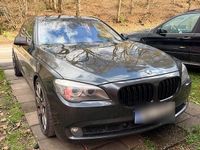 Gebraucht BMW 740 326 PS (239 kW) 2010 Grau Limousine
