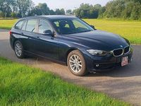 Gebraucht BMW 318 150 PS (110 kW) 2016 Imperialblau Kombi